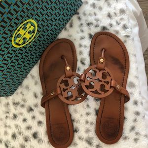 super cute tory burch sandals